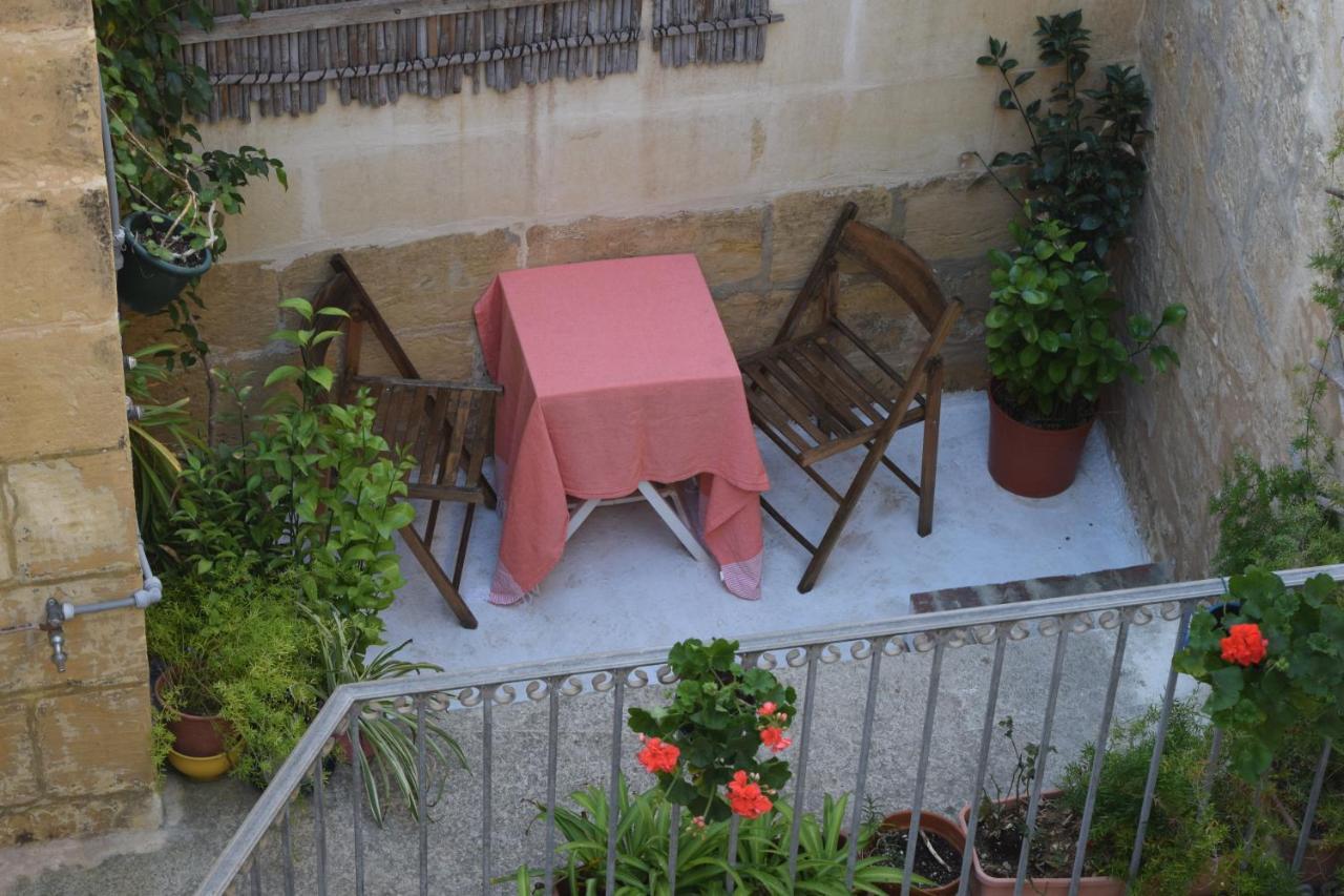 Maria Townhouse Heart Of Victoria B&B Екстериор снимка