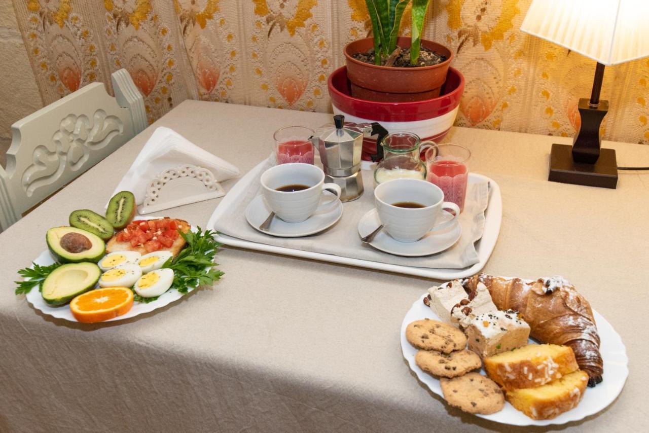 Maria Townhouse Heart Of Victoria B&B Екстериор снимка