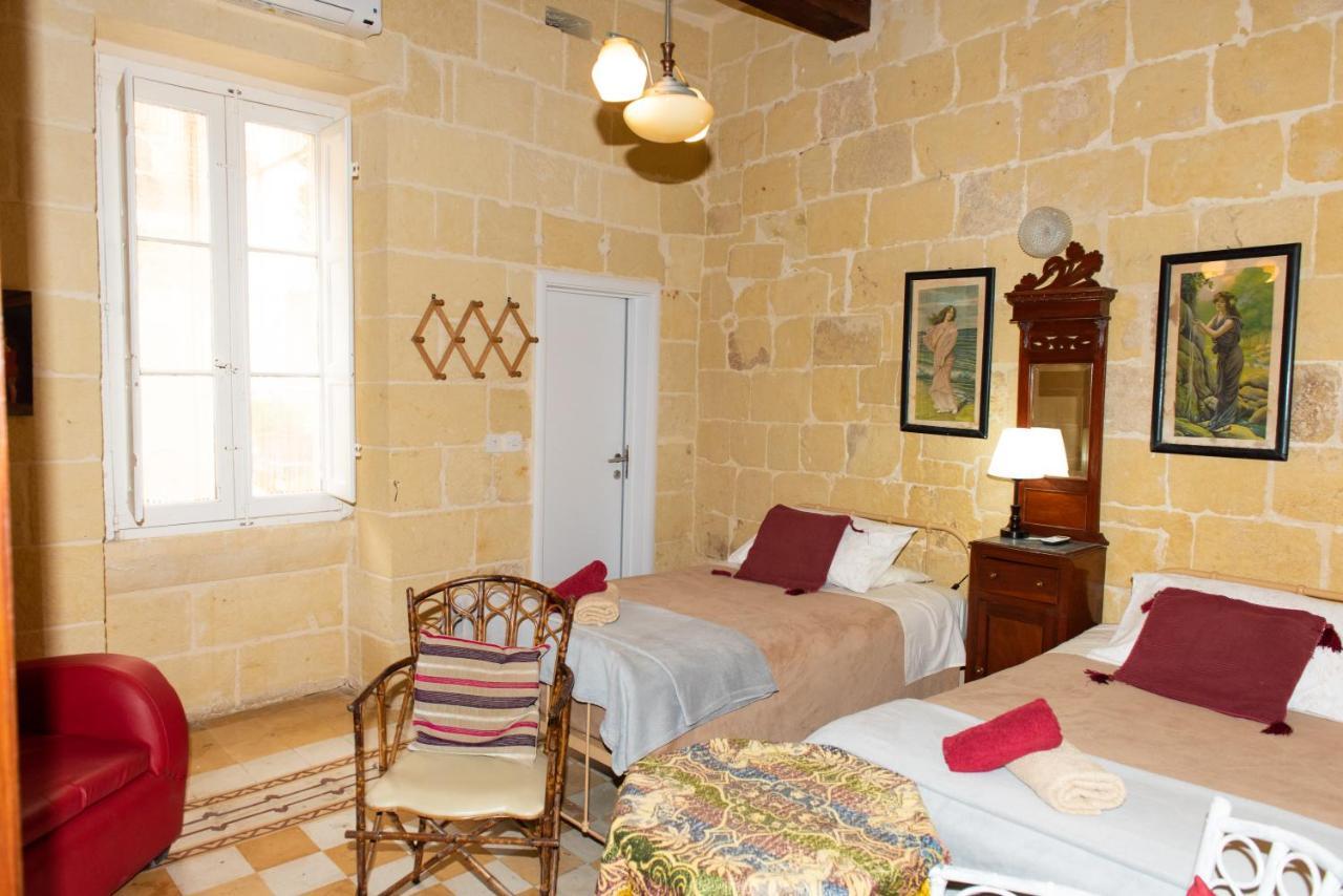 Maria Townhouse Heart Of Victoria B&B Екстериор снимка