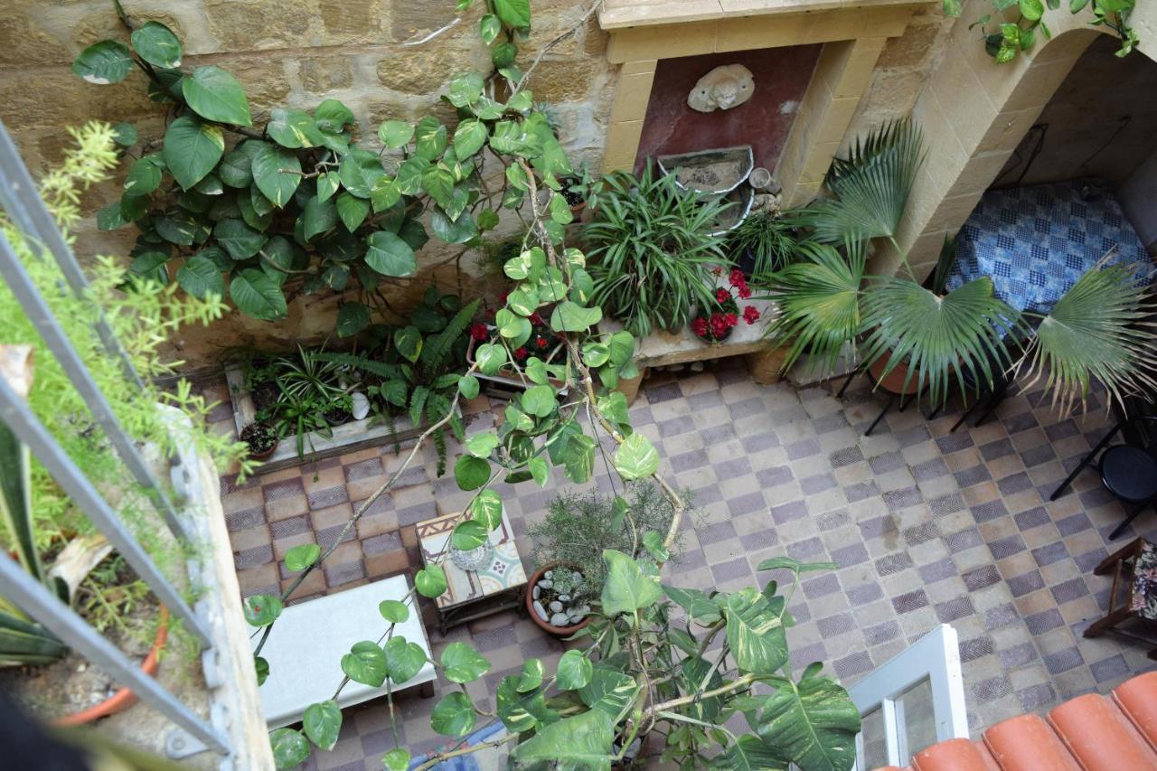 Maria Townhouse Heart Of Victoria B&B Екстериор снимка