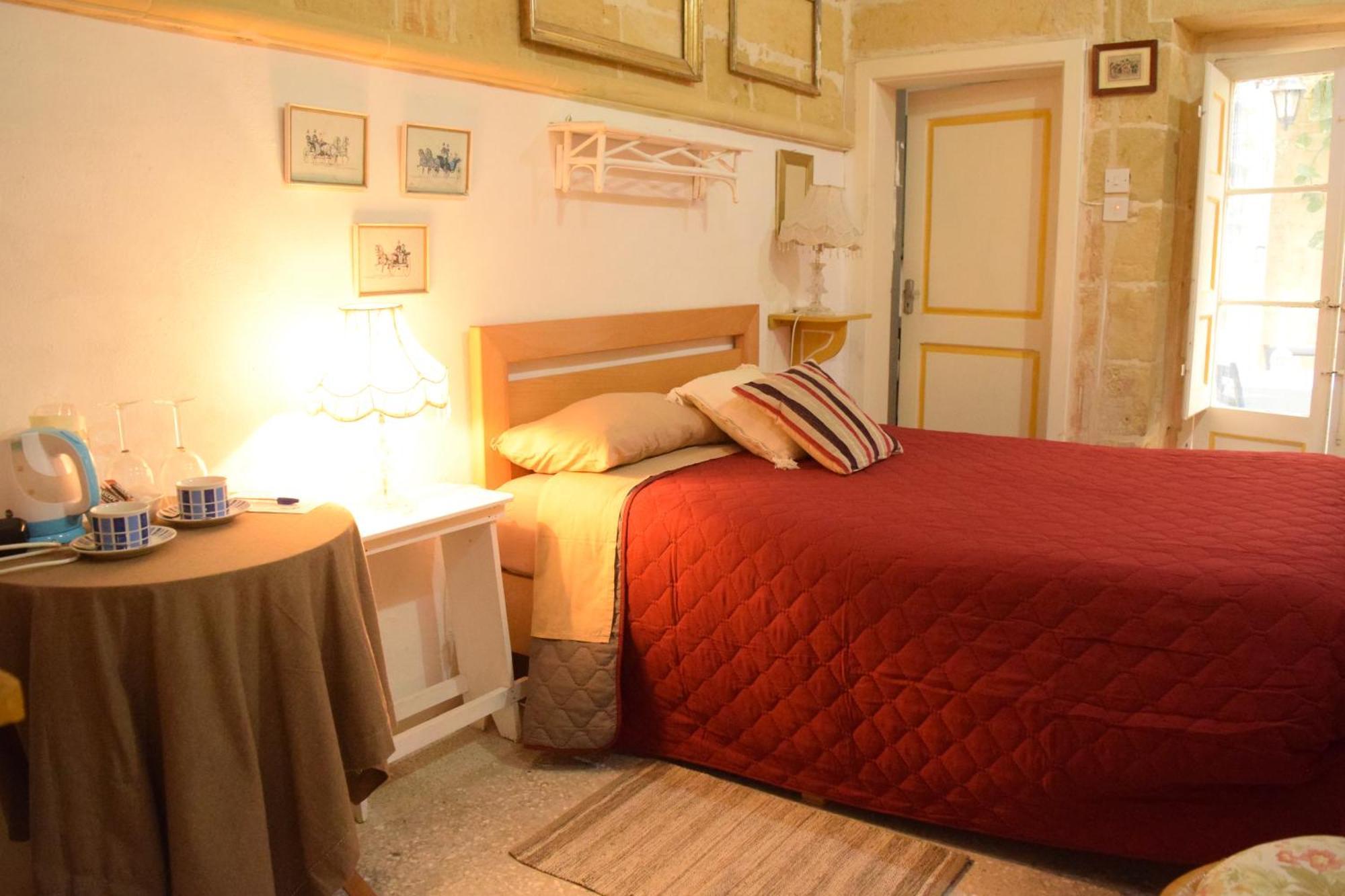 Maria Townhouse Heart Of Victoria B&B Екстериор снимка