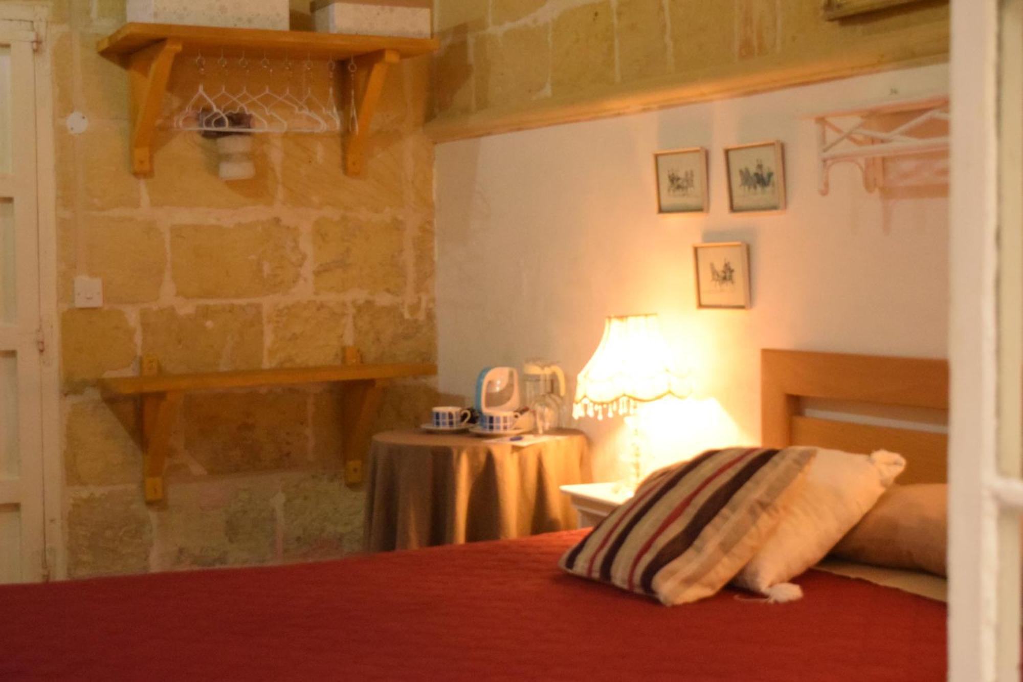 Maria Townhouse Heart Of Victoria B&B Екстериор снимка