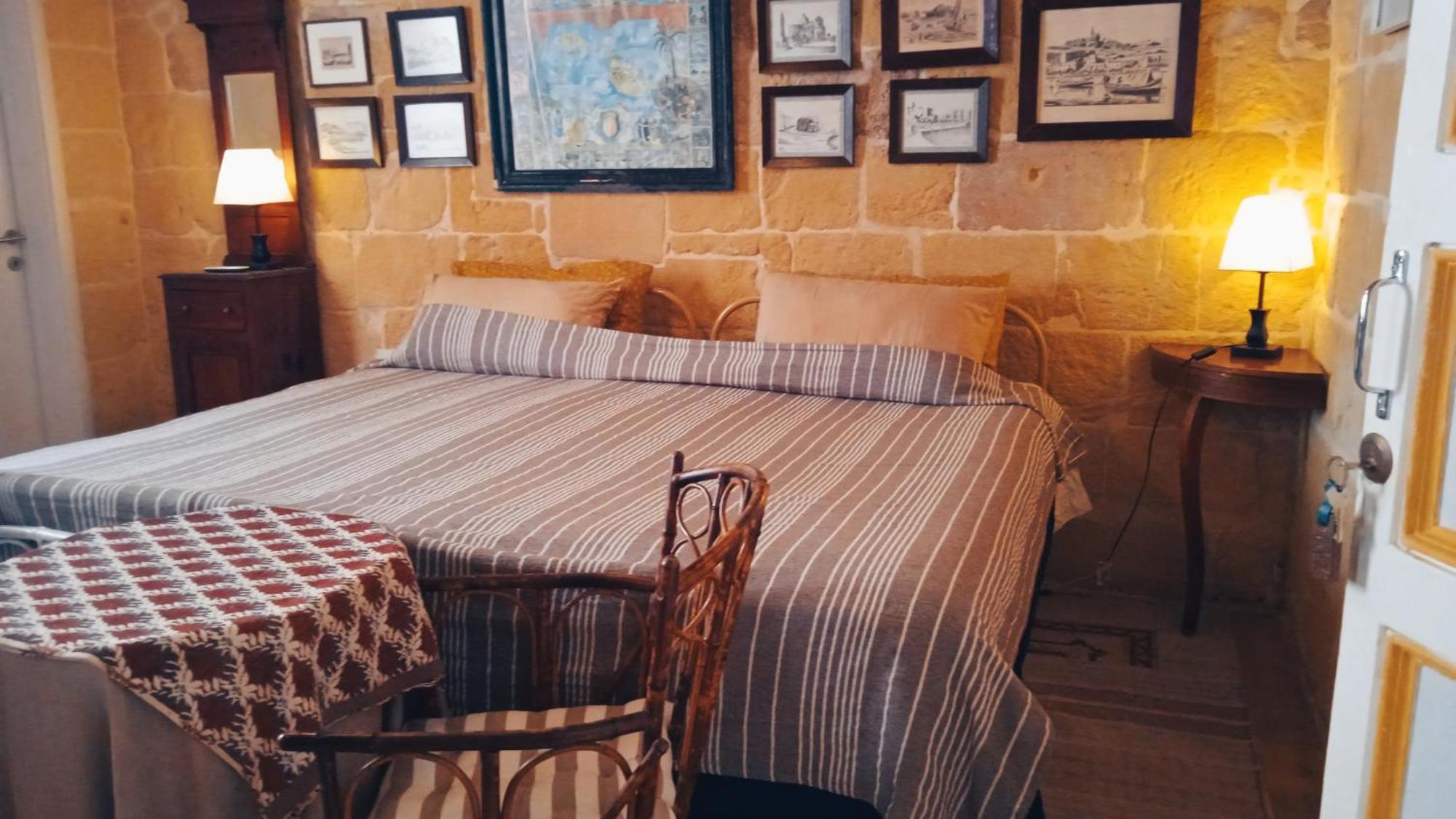 Maria Townhouse Heart Of Victoria B&B Екстериор снимка