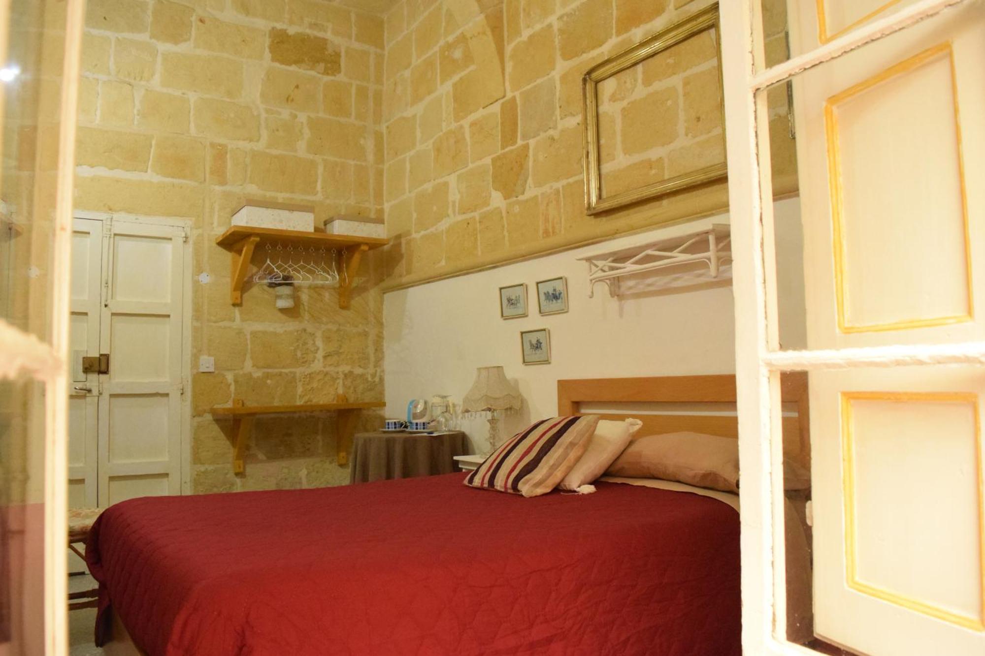 Maria Townhouse Heart Of Victoria B&B Екстериор снимка