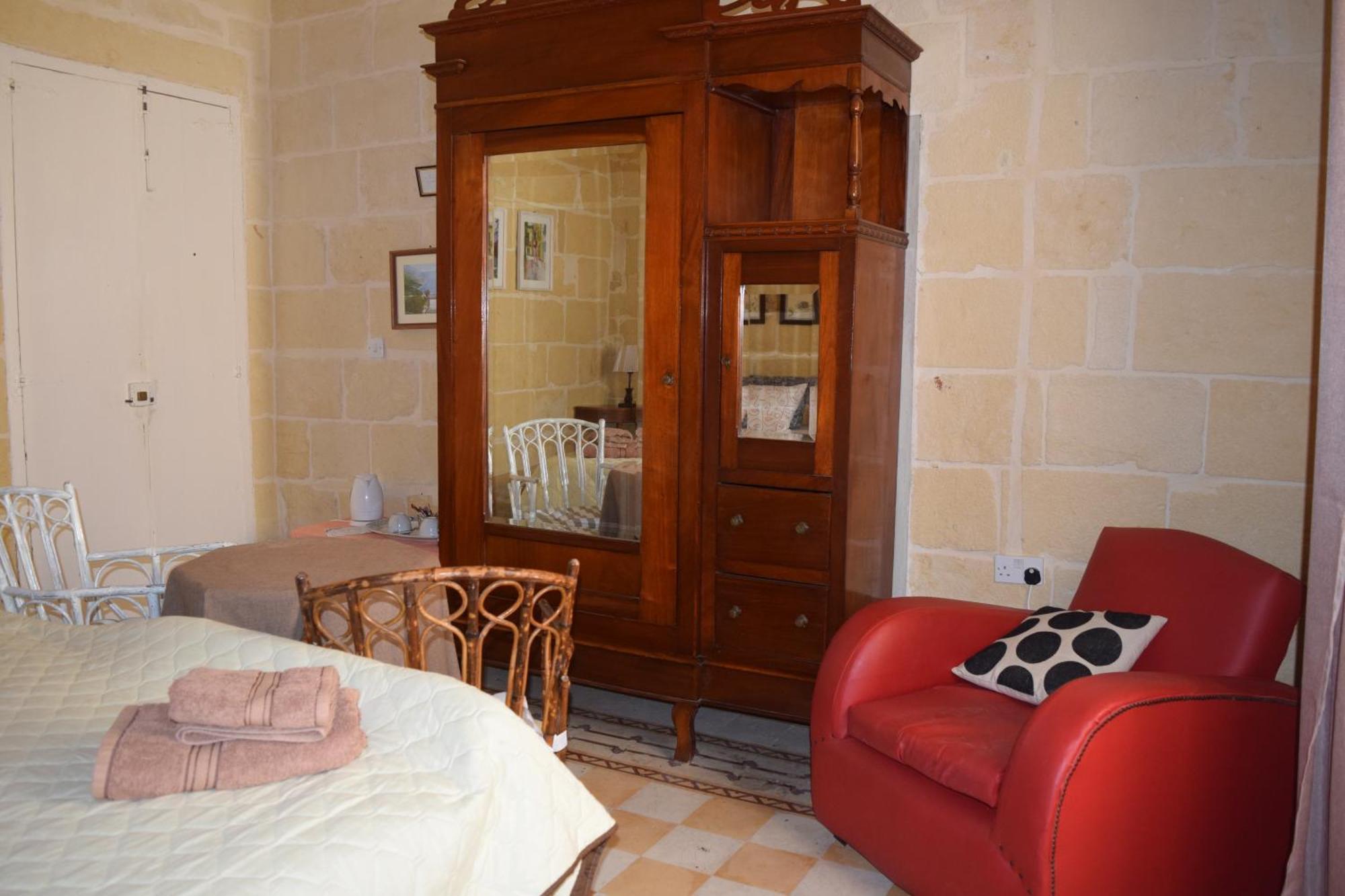 Maria Townhouse Heart Of Victoria B&B Екстериор снимка